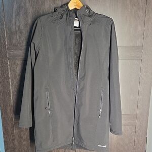 Women's Avalanche Black Raincoat Streamlined Lightweight Design